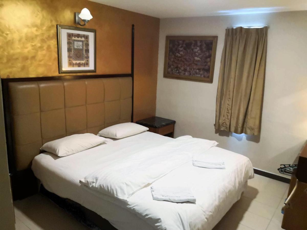 Hotel Bliss Skudai Extérieur photo
